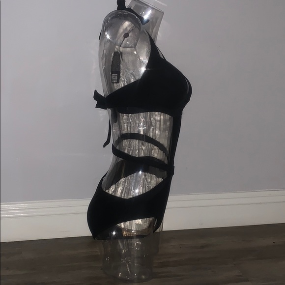 👙One Piece Swimsuit👙 - Picture 4 of 6